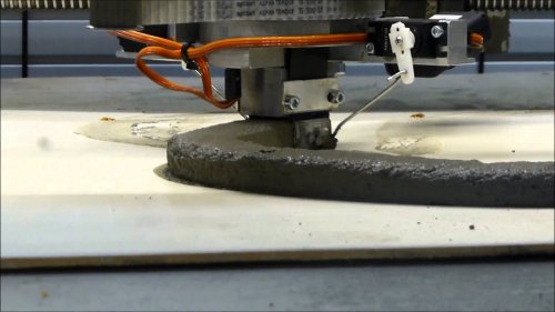 3D concrete printer with contour crafting
